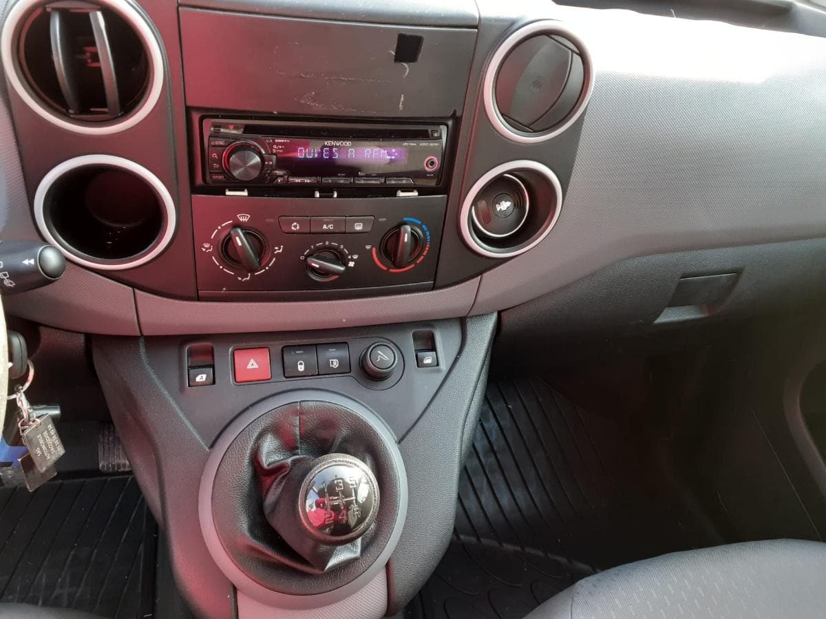 Citroën Berlingo · 5 lugares · Ano 2012 — imagen 12
