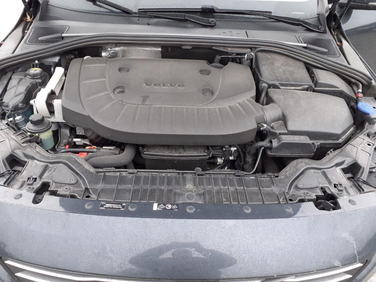 Volvo V60 · Híbrida · Diesel · Ano 2016 — imagen 18