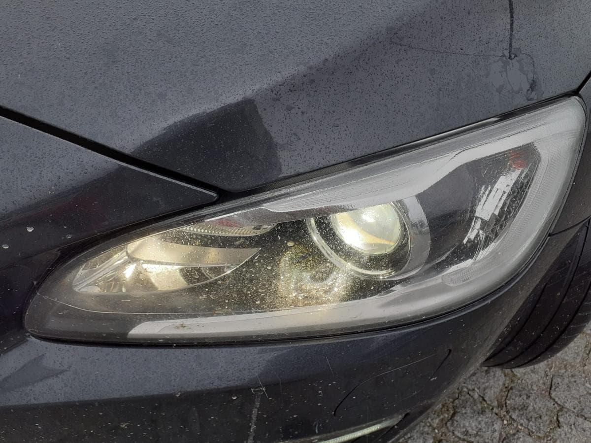 Volvo V60 · Híbrida · Diesel · Ano 2016 — imagen 19