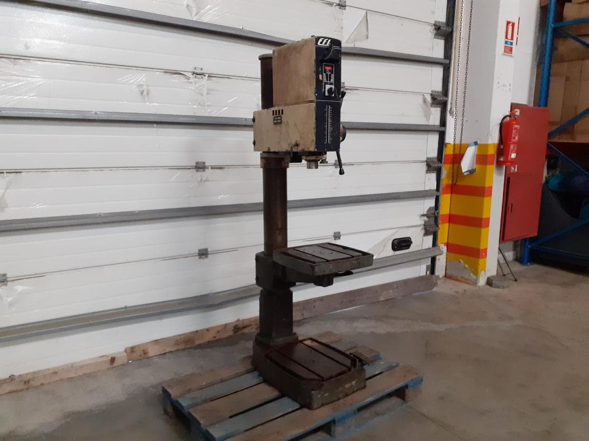 Máquina de furar EFI