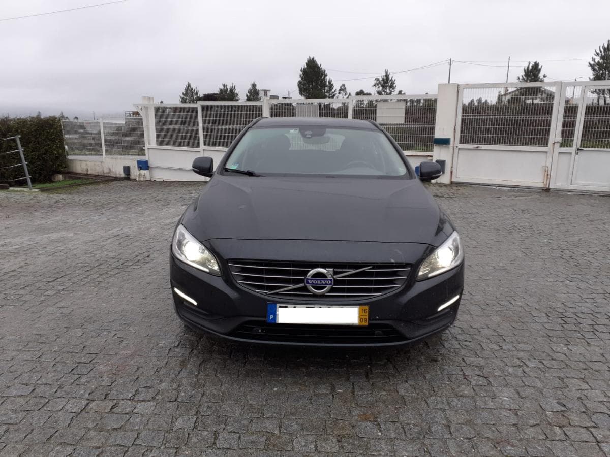 Volvo V60 · Híbrida · Diesel · Ano 2016 — imagen 2