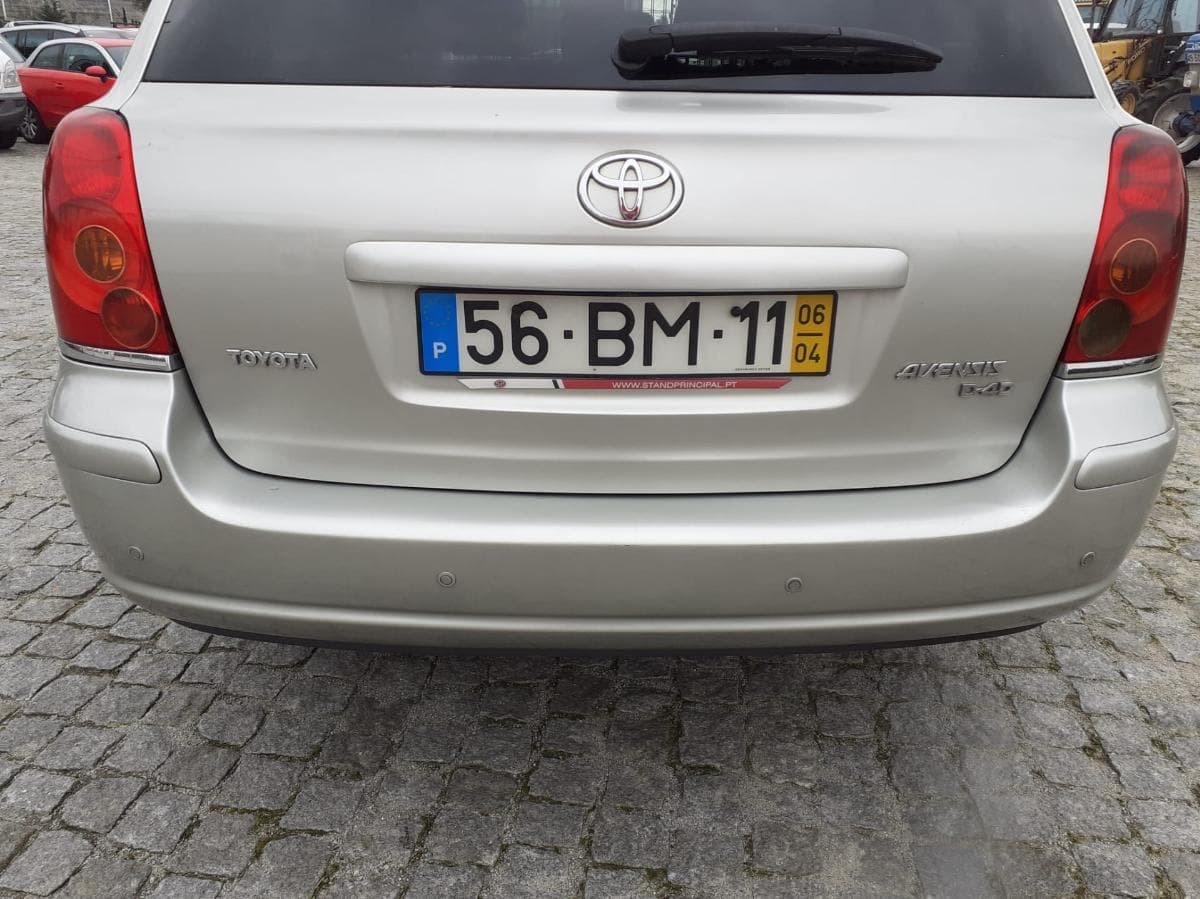Toyota Avensis 2.2 D4D · Ano 2006 — imagen 14