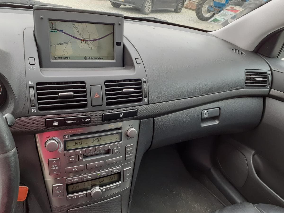 Toyota Avensis 2.2 D4D · Ano 2006 — imagen 8