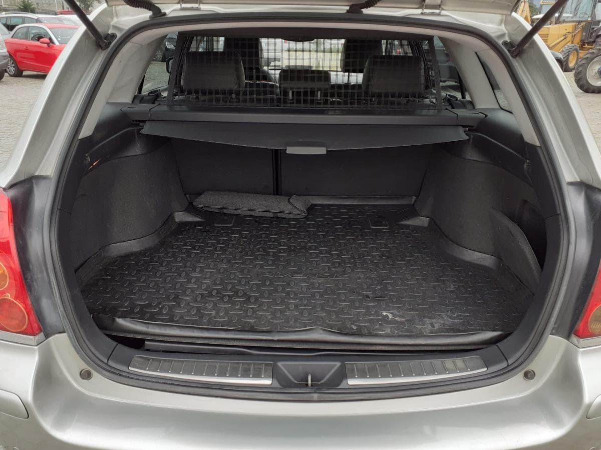Toyota Avensis 2.2 D4D · Ano 2006 — imagen 12