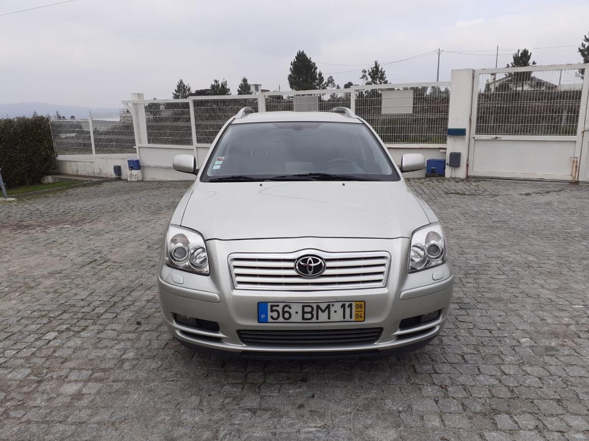 Toyota Avensis 2.2 D4D · Ano 2006 — imagen 2