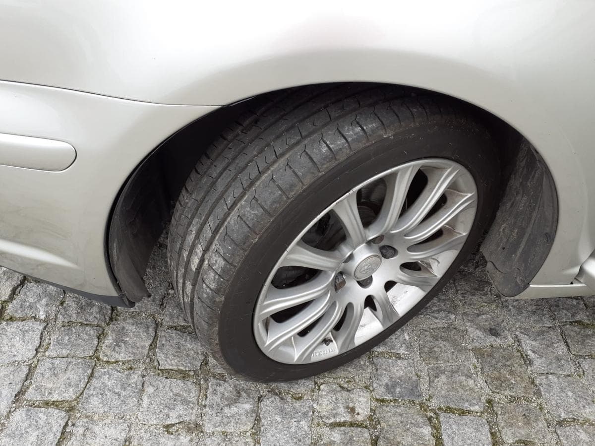 Toyota Avensis 2.2 D4D · Ano 2006 — imagen 16