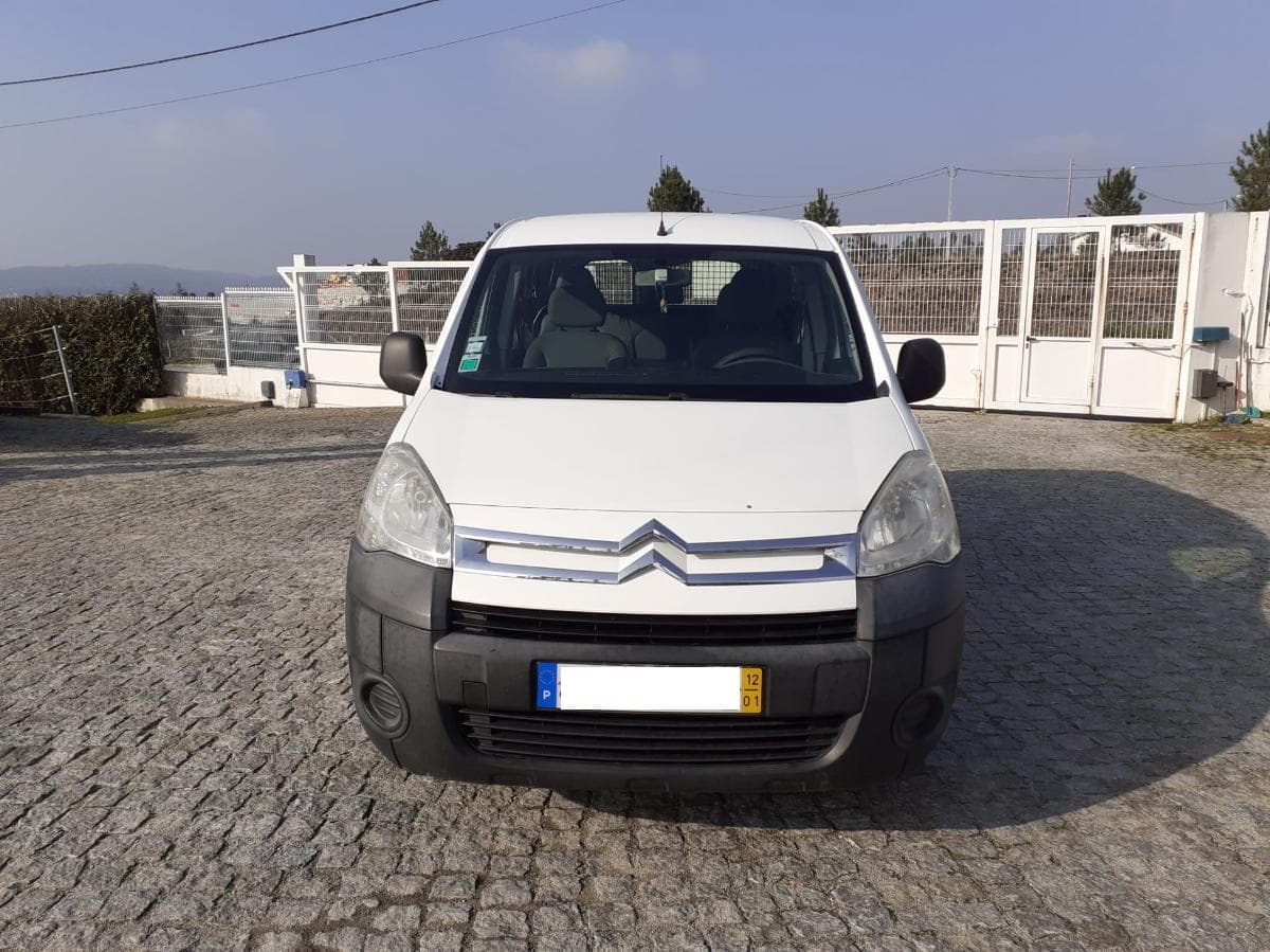 Citroën Berlingo · 5 lugares · Ano 2012 — imagen 2