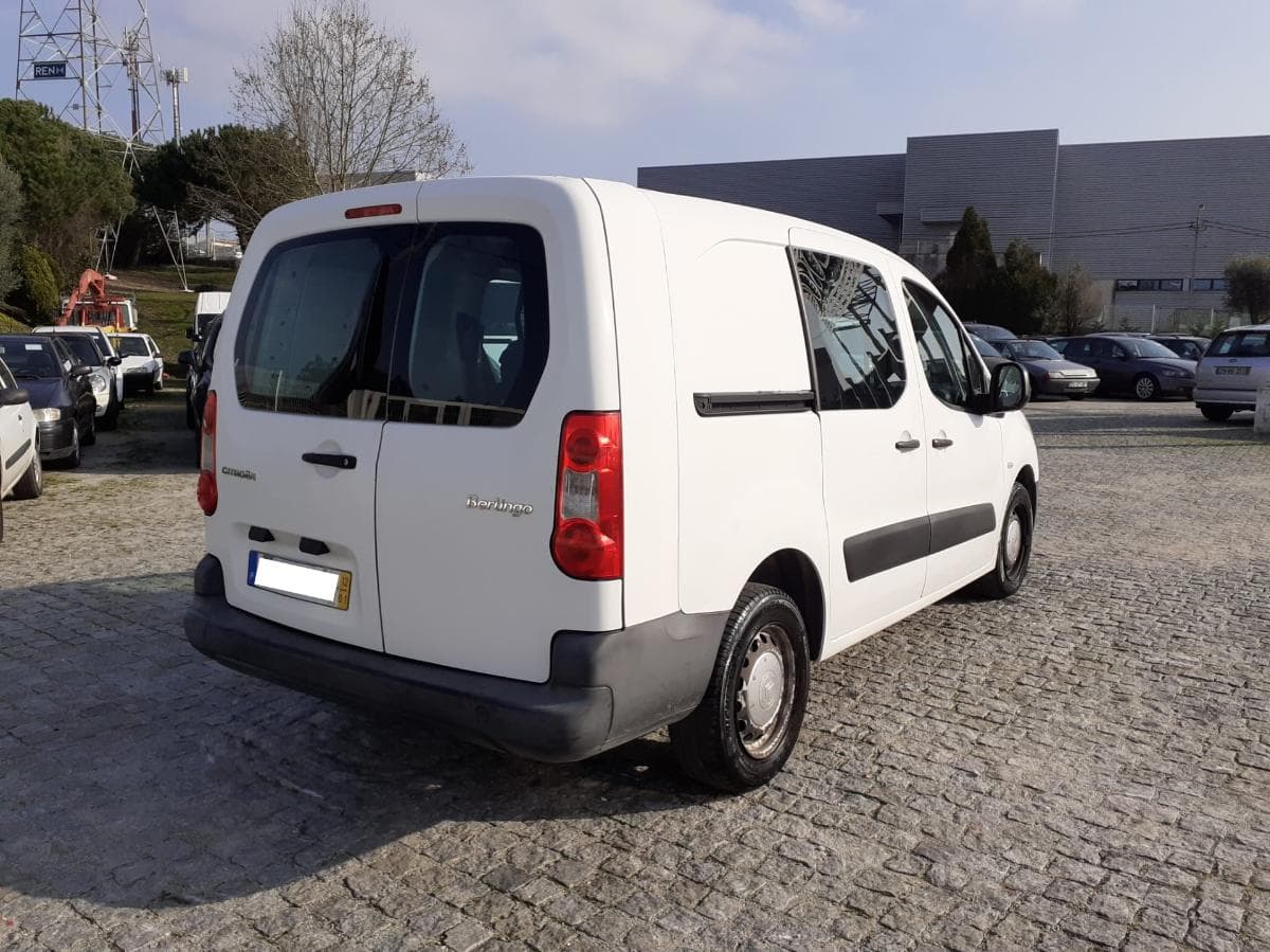 Citroën Berlingo · 5 lugares · Ano 2012 — imagen 4