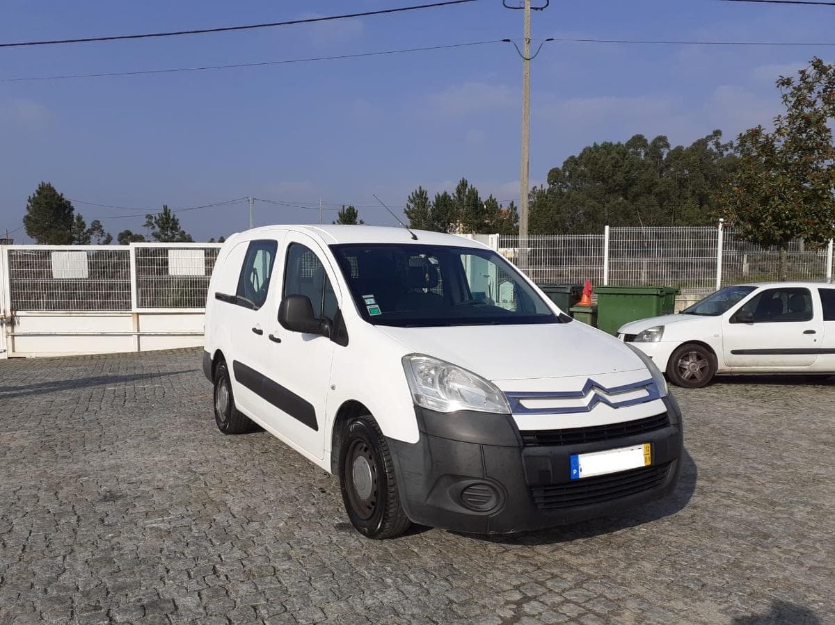 Citroën Berlingo · 5 lugares · Ano 2012 — imagen 3