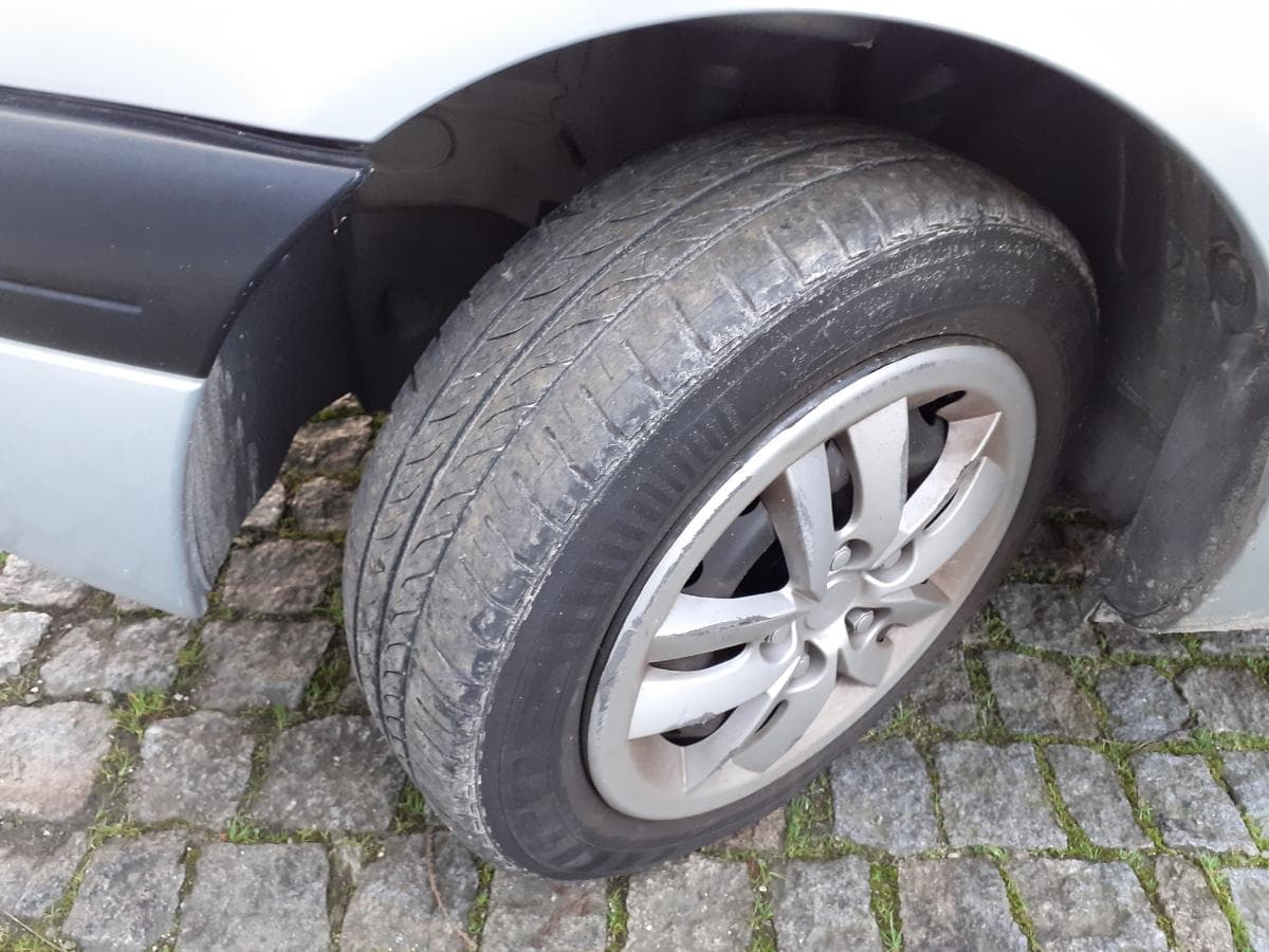 Renault Clio 1.2 · Ano 2000 — image 16