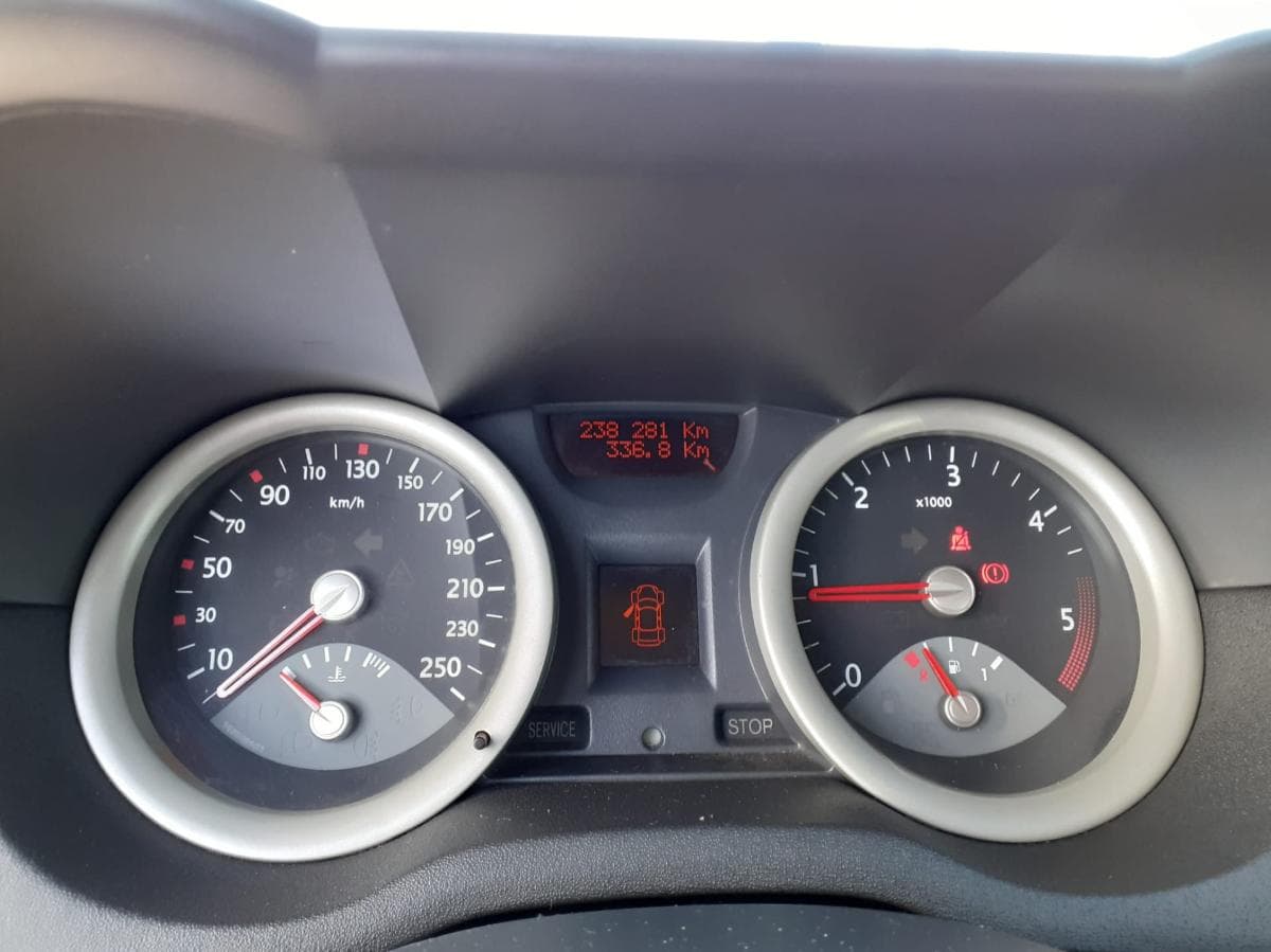 Renault Mégane 1.9 DCI · Ano 2005 — imagem 12