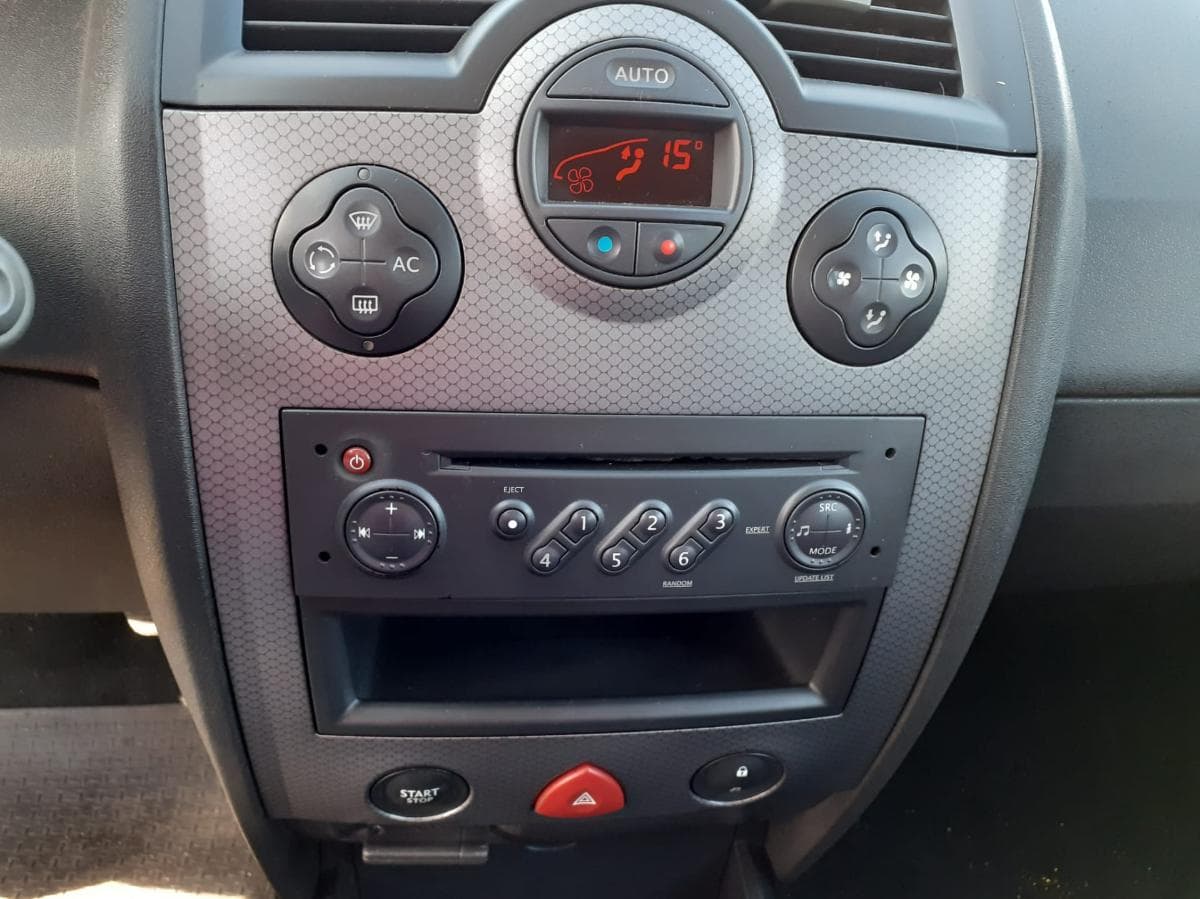 Renault Mégane 1.9 DCI · Ano 2005 — imagem 13