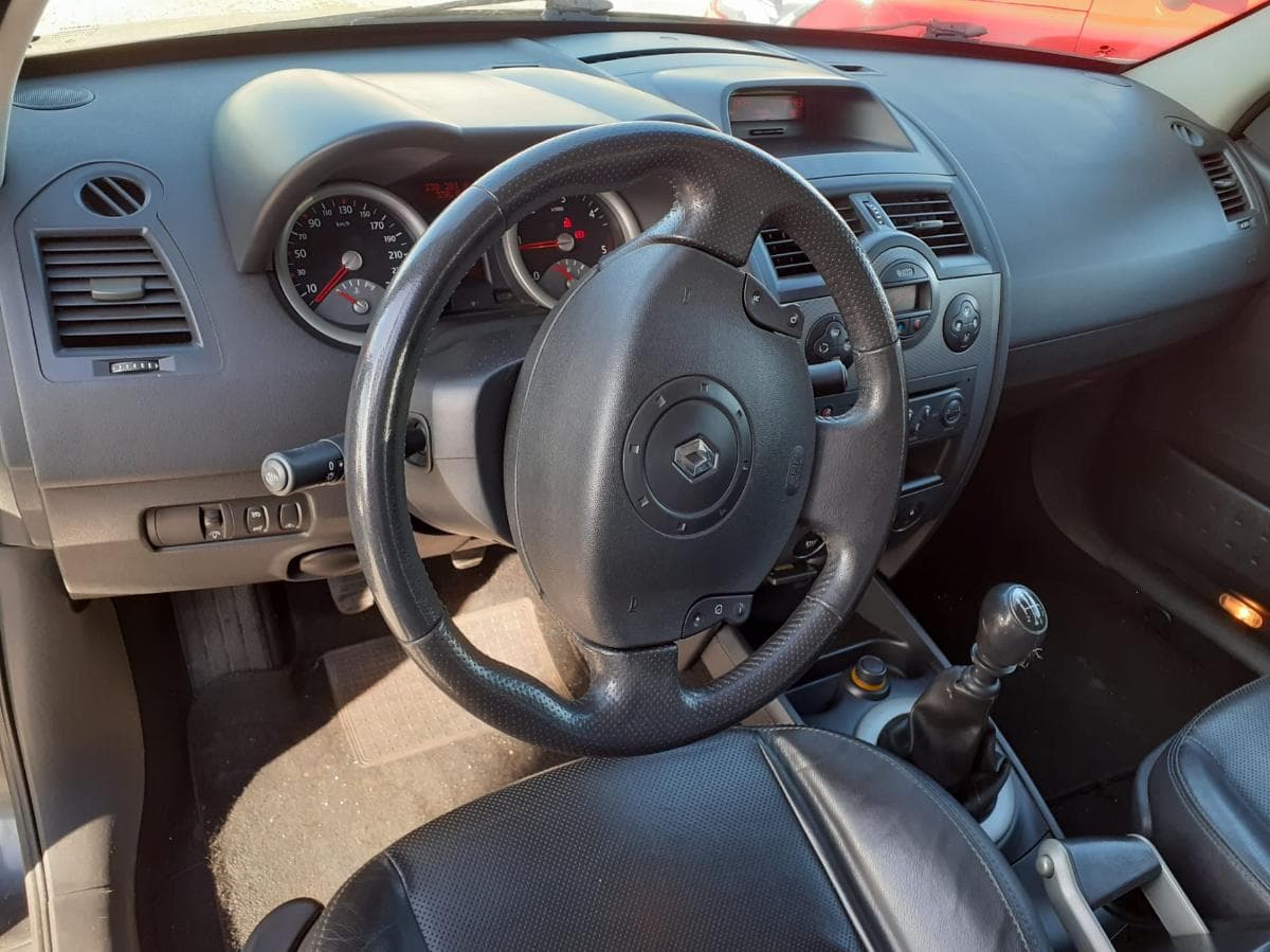 Renault Mégane 1.9 DCI · Ano 2005 — imagem 10