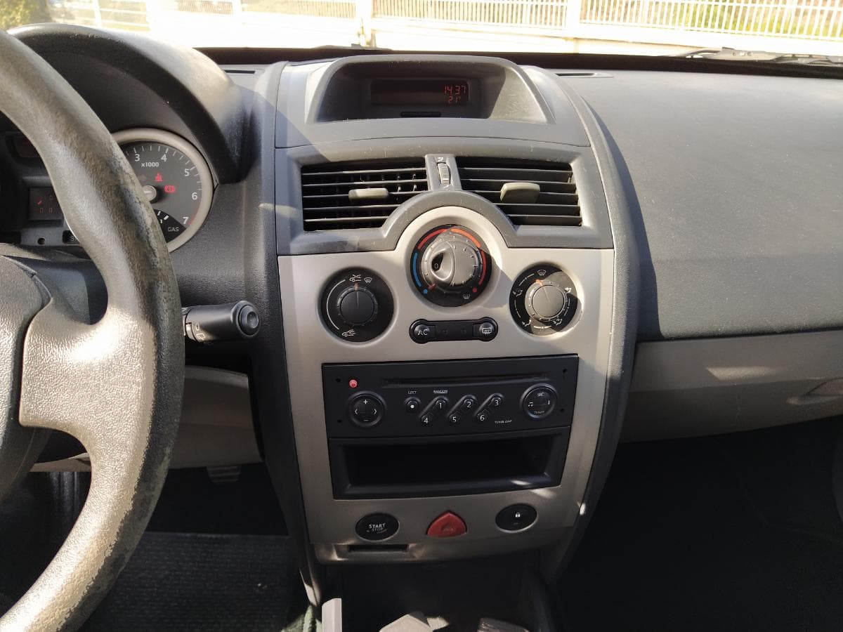 Renault Mégane 1.5 DCI · Ano 2002 — imagem 12