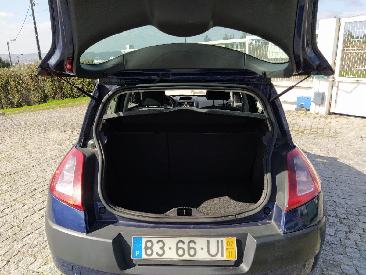 Renault Mégane 1.5 DCI · Ano 2002 — imagem 16