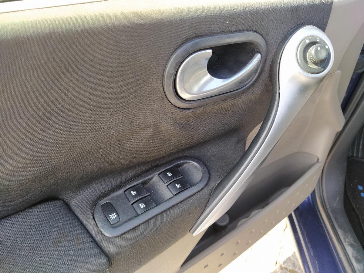 Renault Mégane 1.5 DCI · Ano 2002 — imagem 9