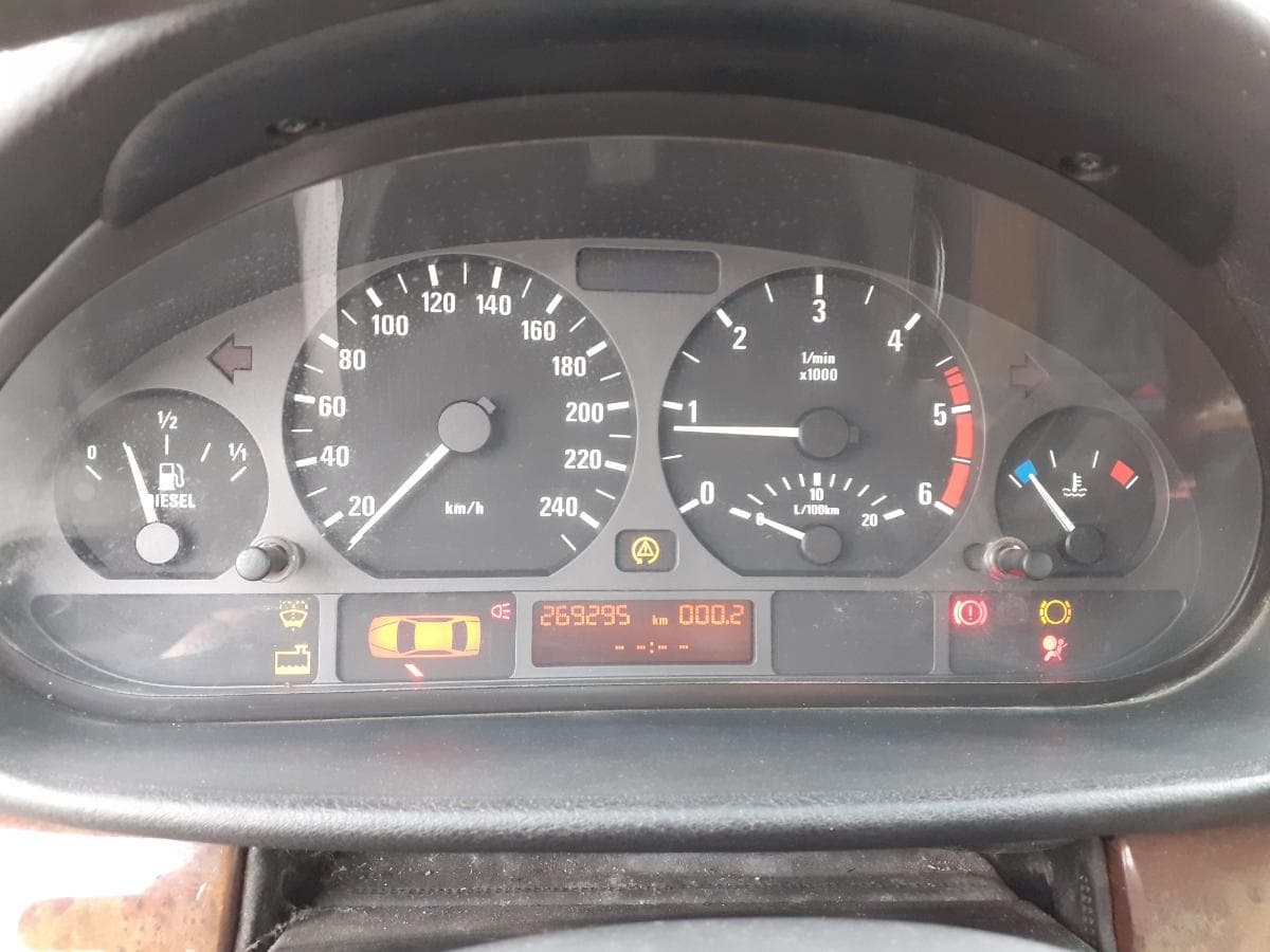 BMW 320 D · Ano 2000 — imagem 13