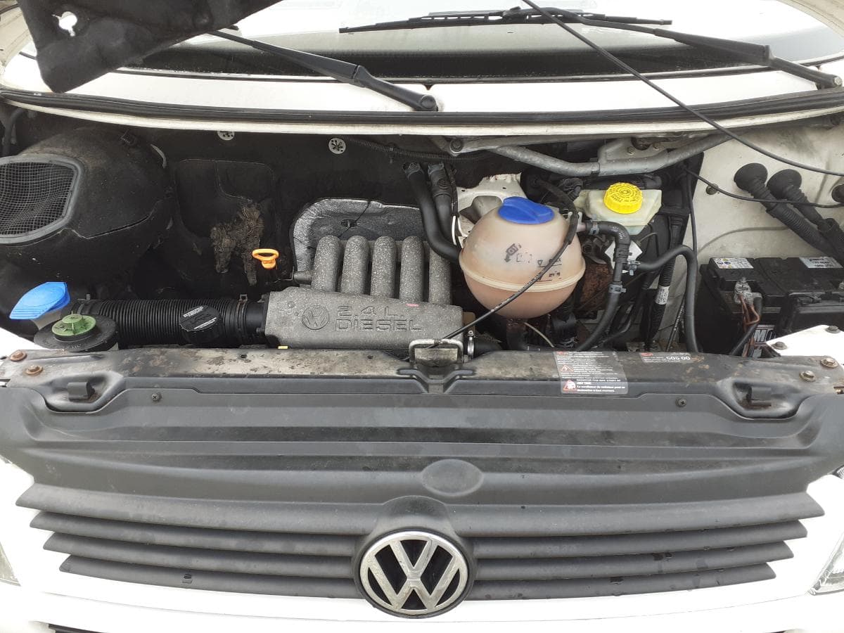 Volkswagen Transporter 2.4 D · 9 lugares · Ano 2000 — imagen 16