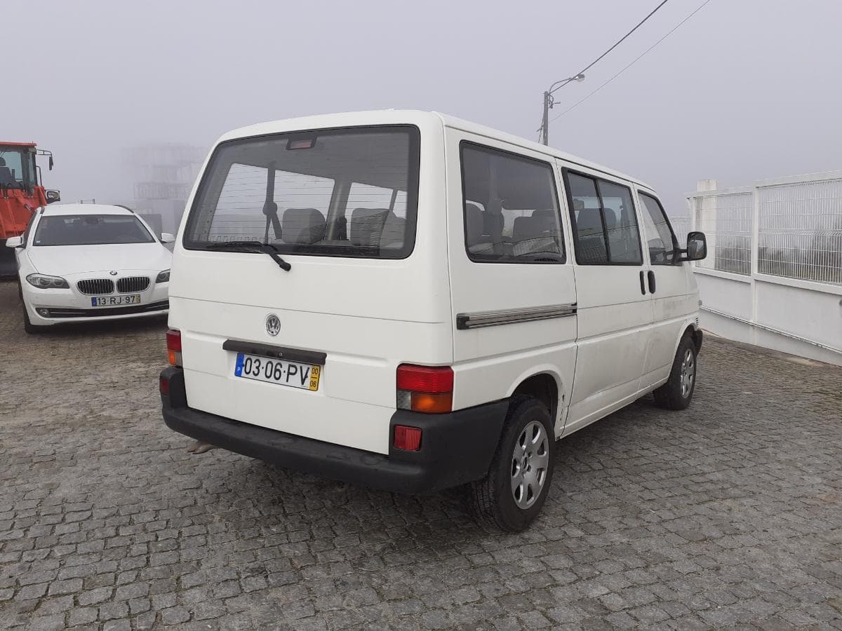 Volkswagen Transporter 2.4 D · 9 lugares · Ano 2000 — imagen 4
