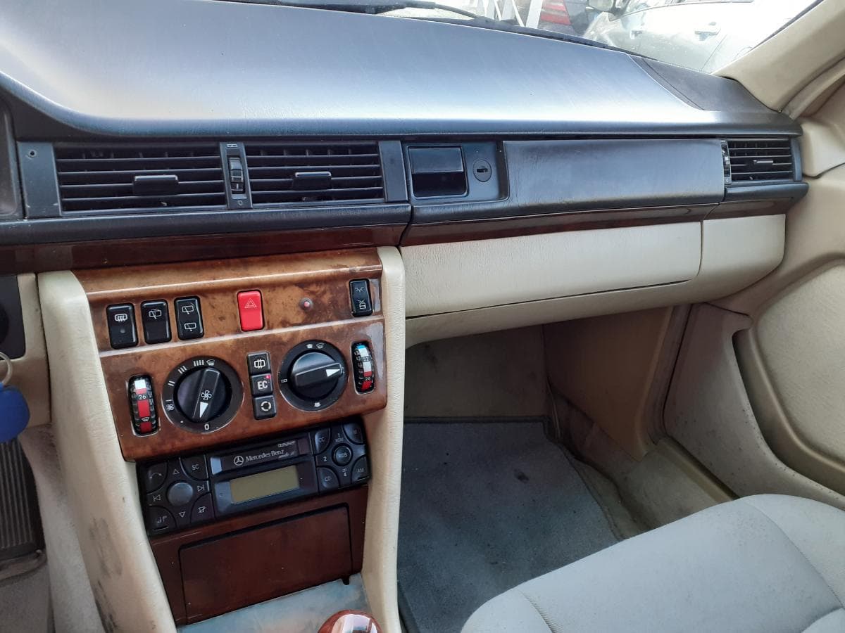 Mercedes-Benz E250 · Ano 1993 — imagen 13