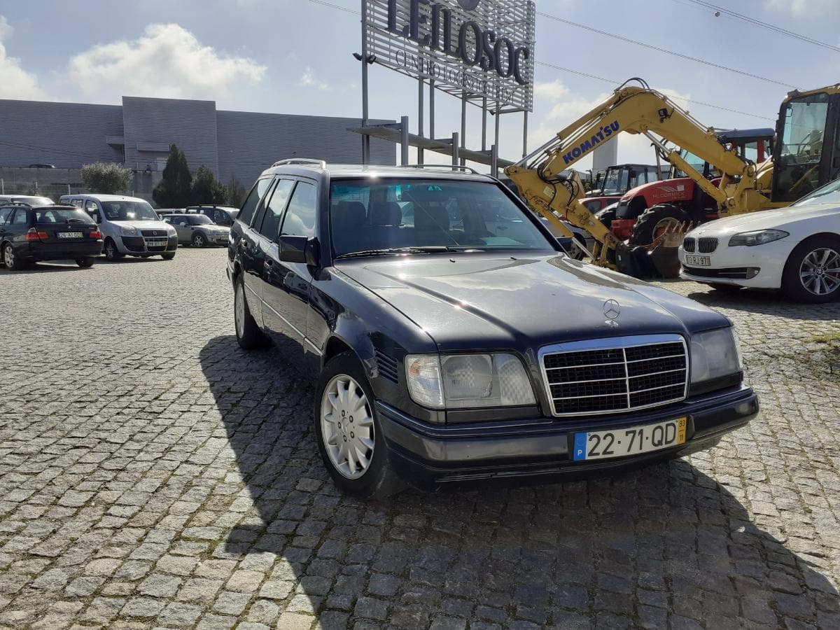 Mercedes-Benz E250 · Ano 1993 — imagen 1