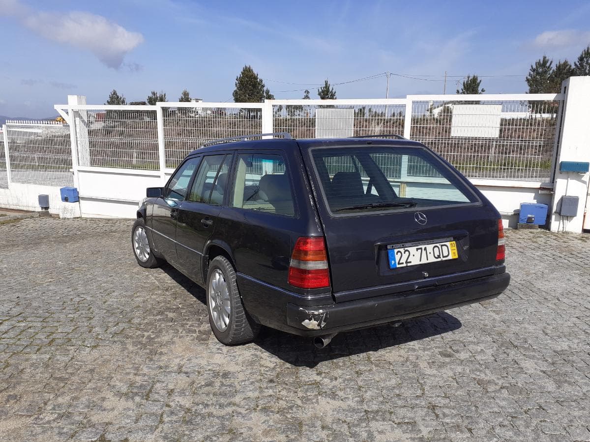 Mercedes-Benz E250 · Ano 1993 — imagen 4