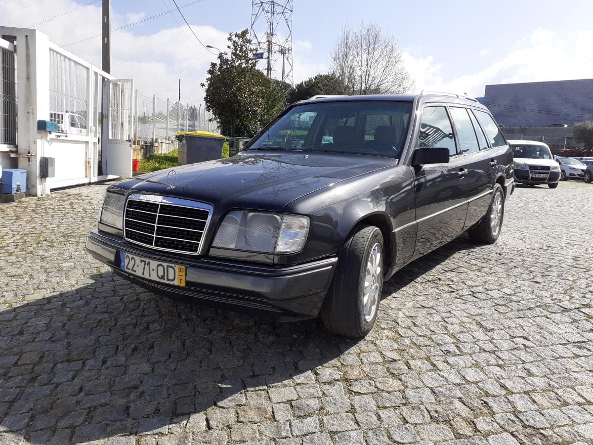 Mercedes-Benz E250 · Ano 1993 — imagen 3