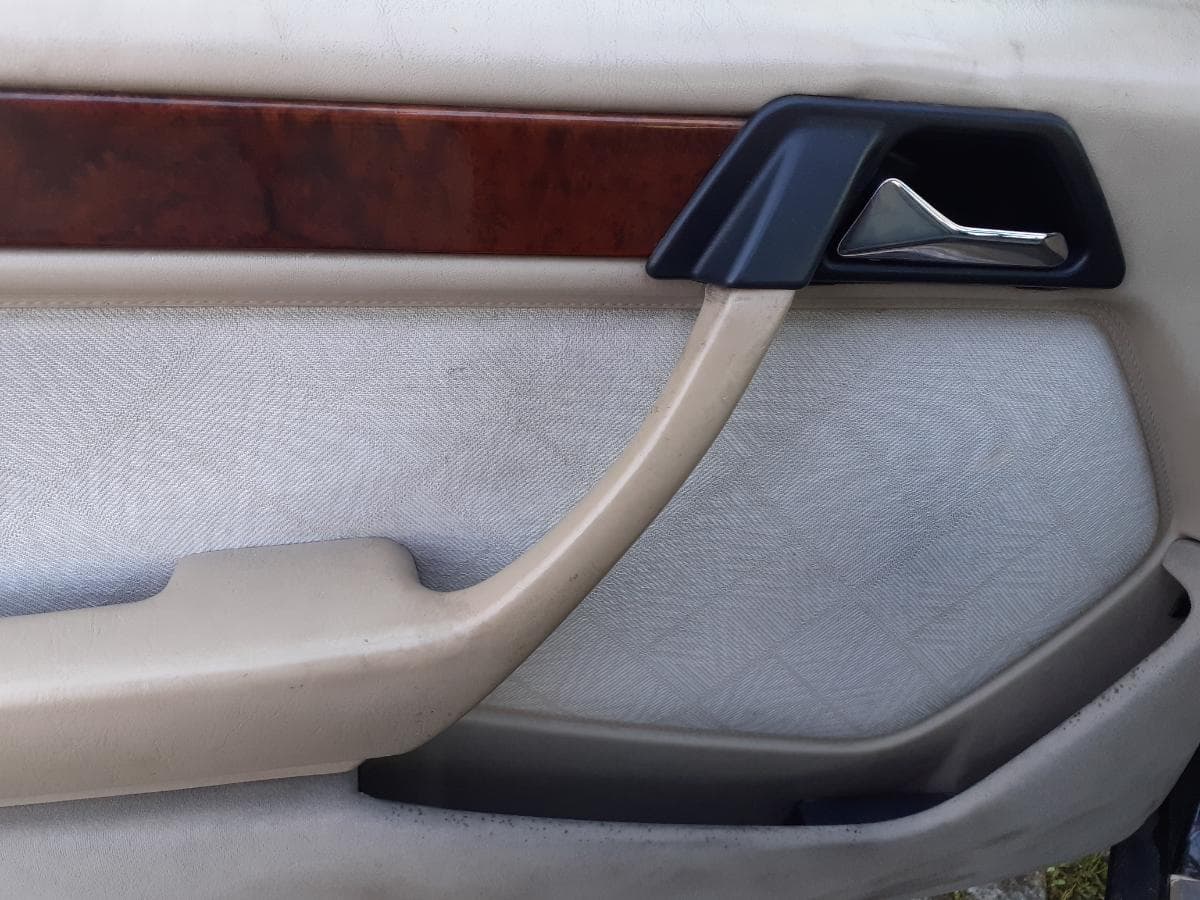 Mercedes-Benz E250 · Ano 1993 — imagen 9