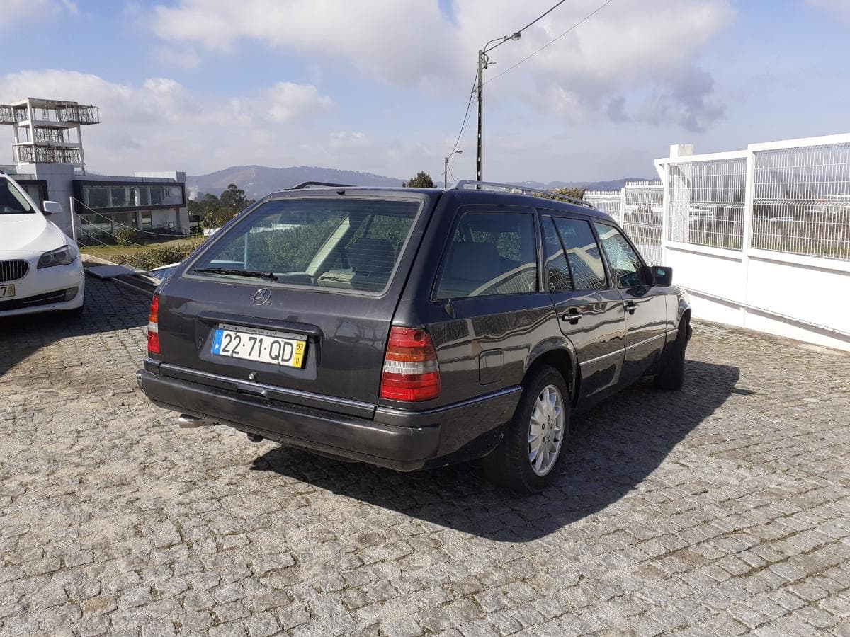 Mercedes-Benz E250 · Ano 1993 — imagen 6