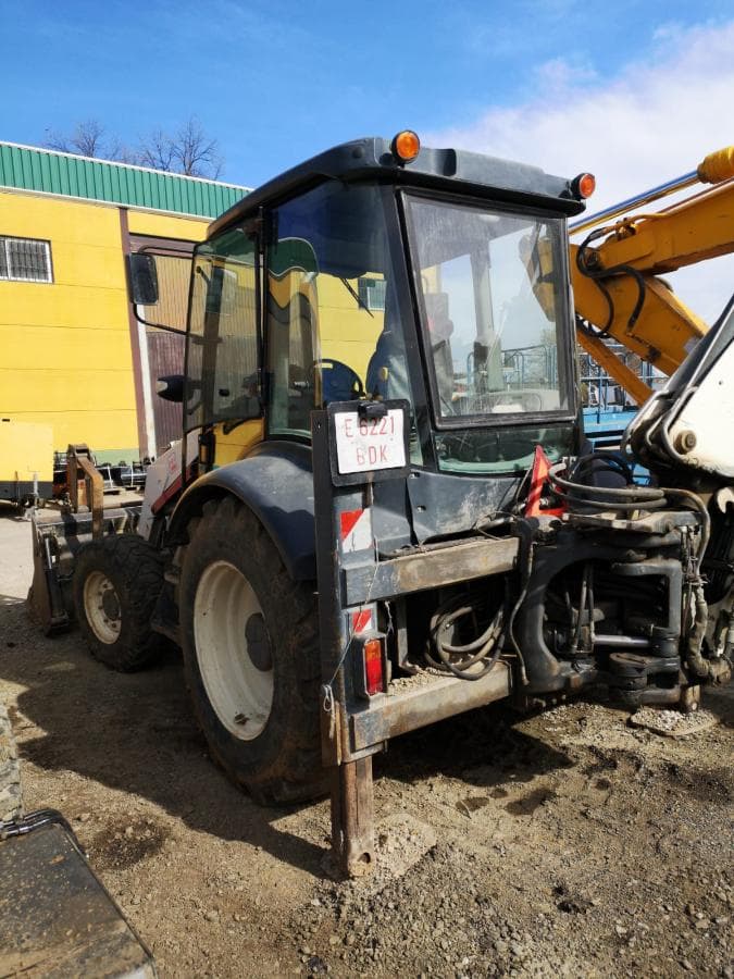 Retroexcavadora Mixta Terex 820 — image 2