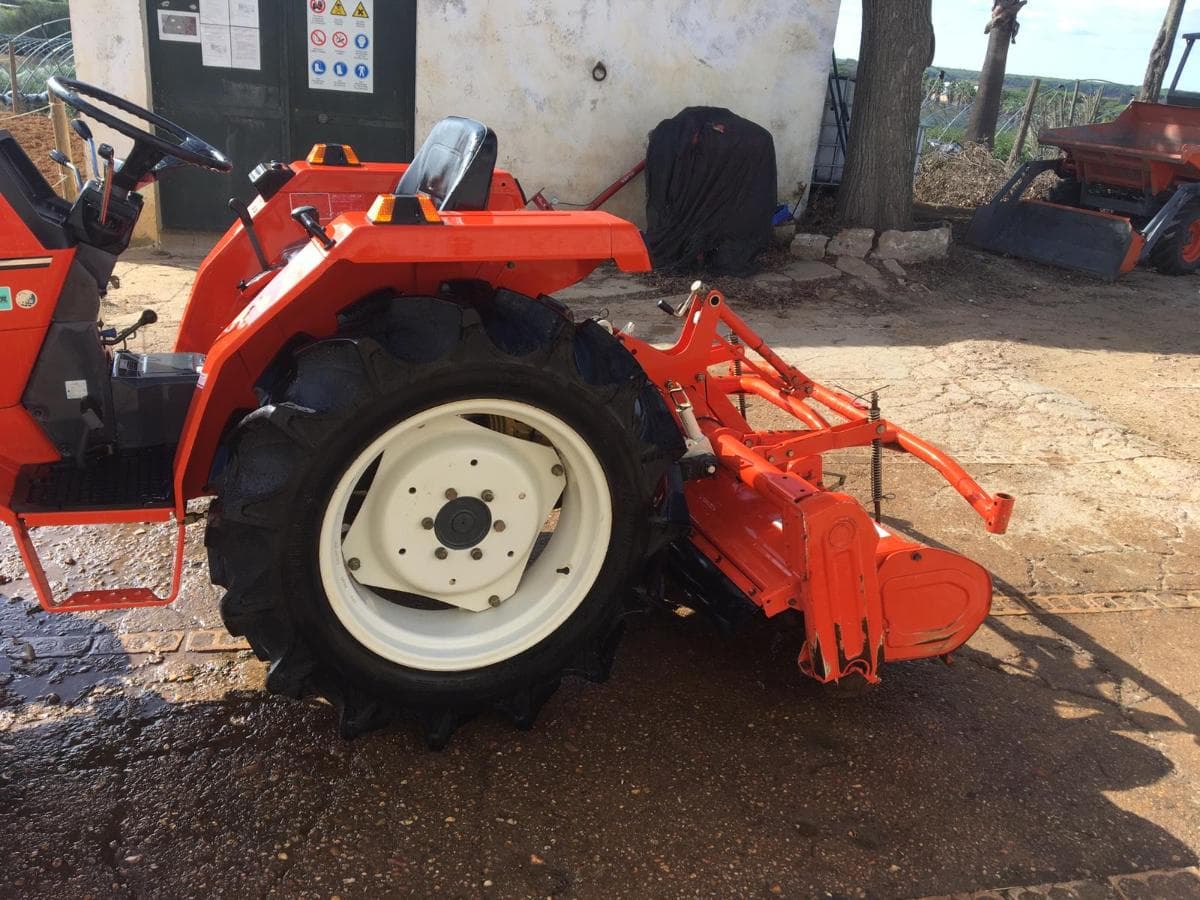 Tractor Kubota ZL1-255 — imagem 5