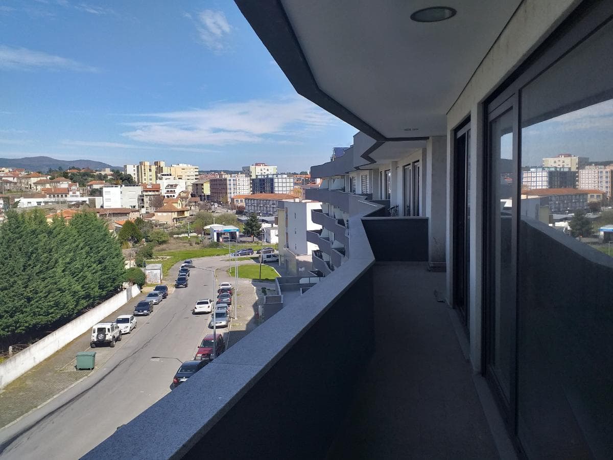 Apartamento T3 c/ Garagem · Chaves — image 6