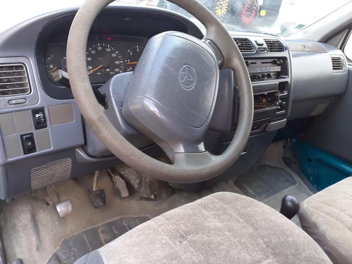 Toyota Hiace · Ano 2000 — imagen 11