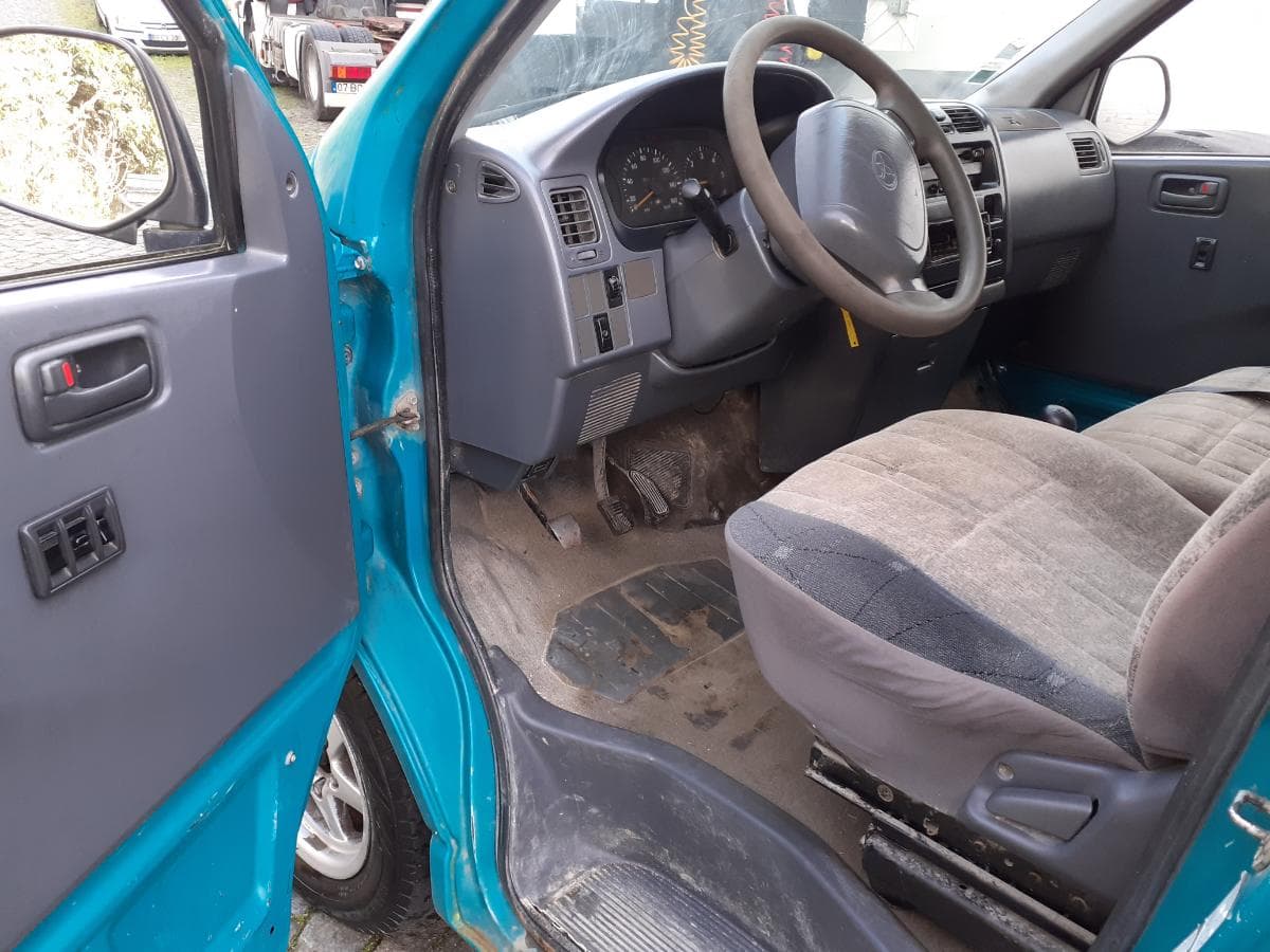 Toyota Hiace · Ano 2000 — imagen 3