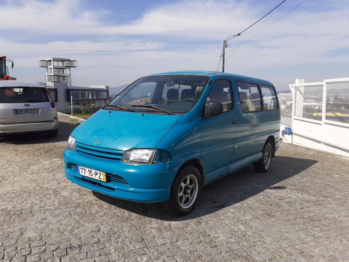 Toyota Hiace · Ano 2000 — imagen 2