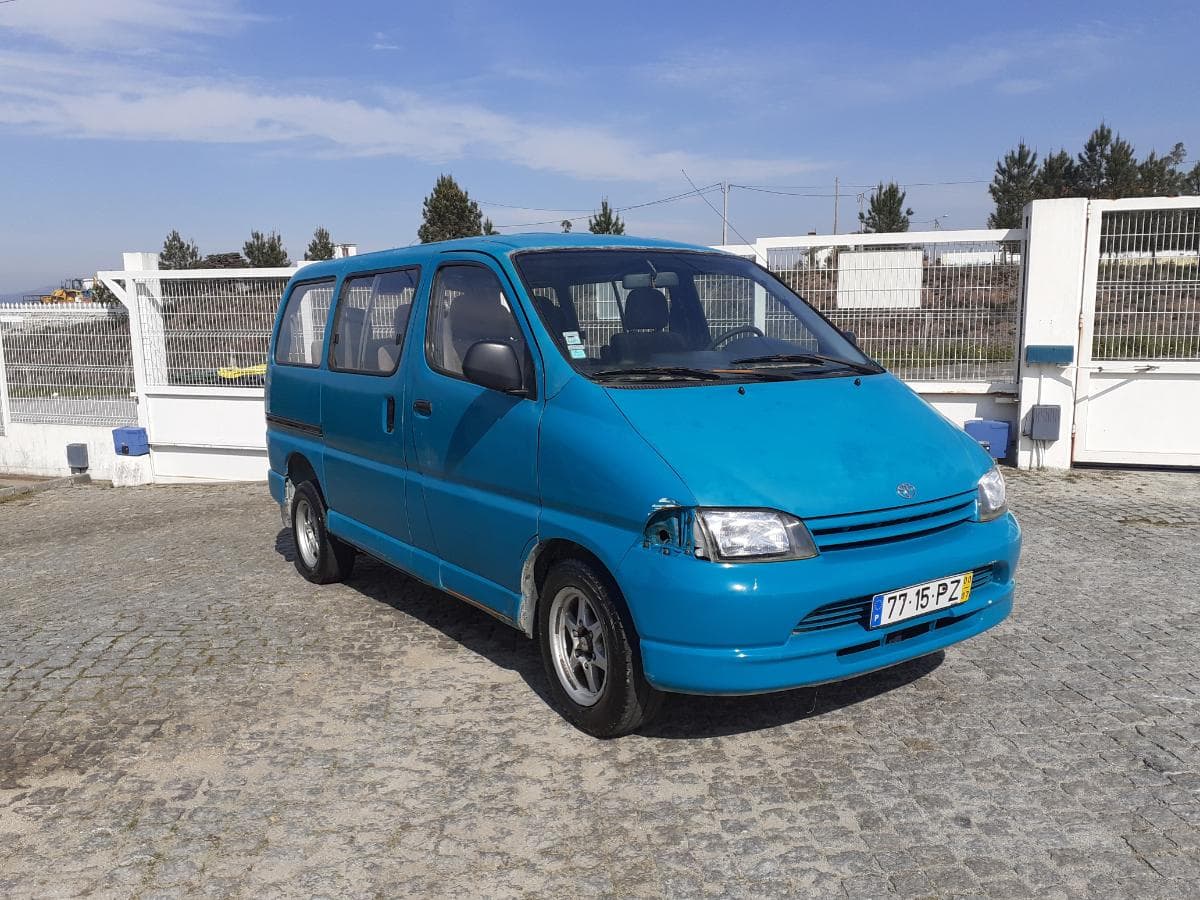 Toyota Hiace · Ano 2000 — imagen 1