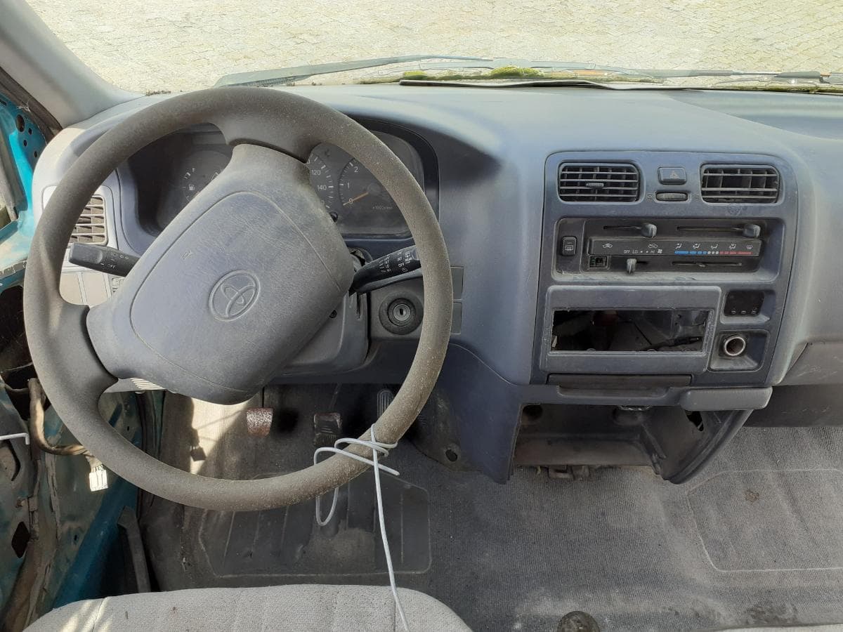 Toyota Hiace · Ano 2000 — imagem 8