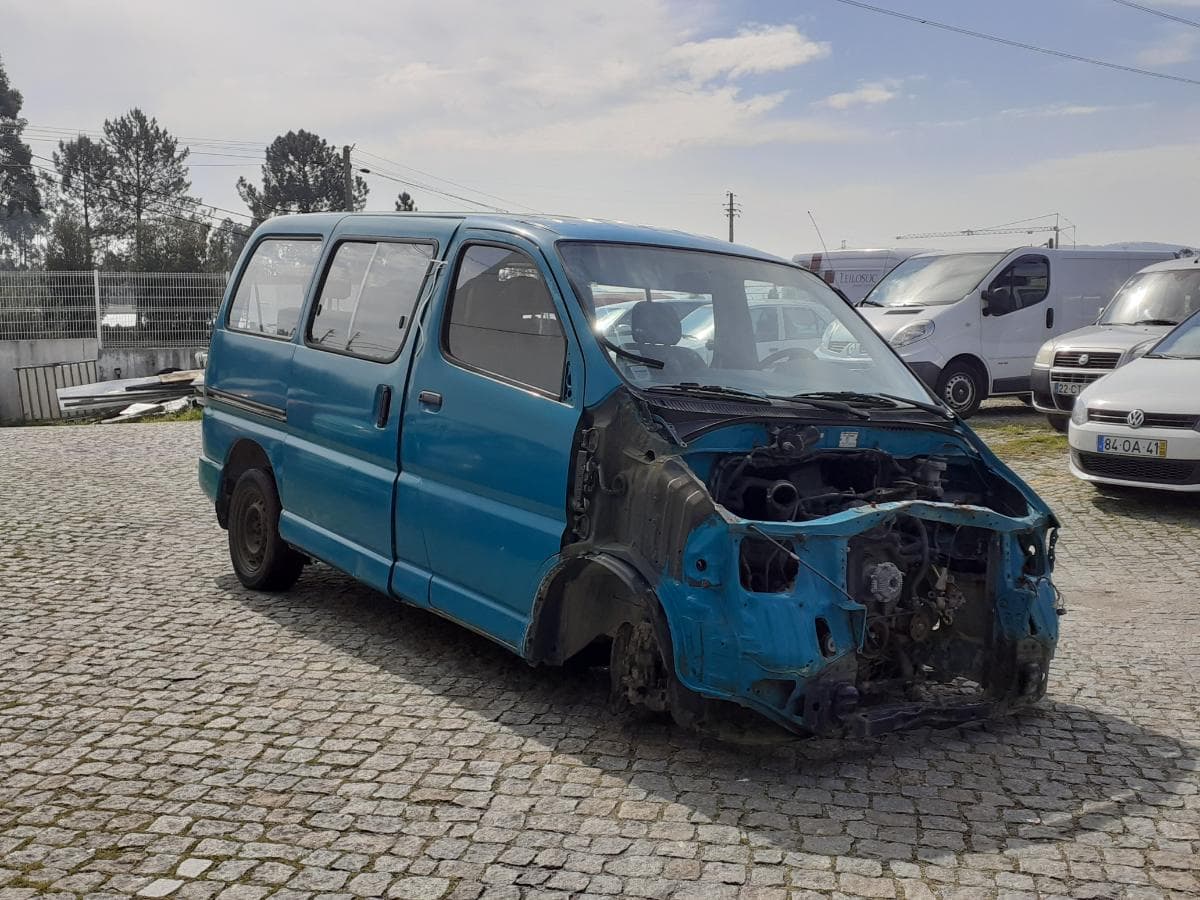 Toyota Hiace · Ano 2000 — imagem 5