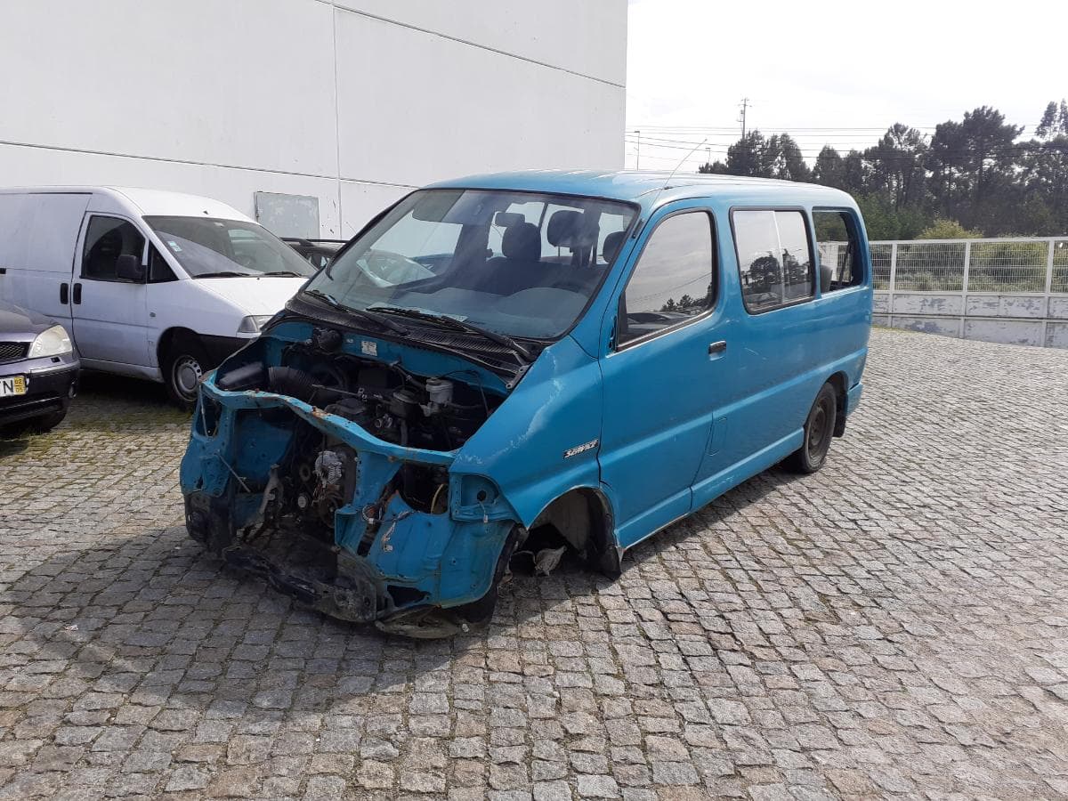Toyota Hiace · Ano 2000 — imagem 7