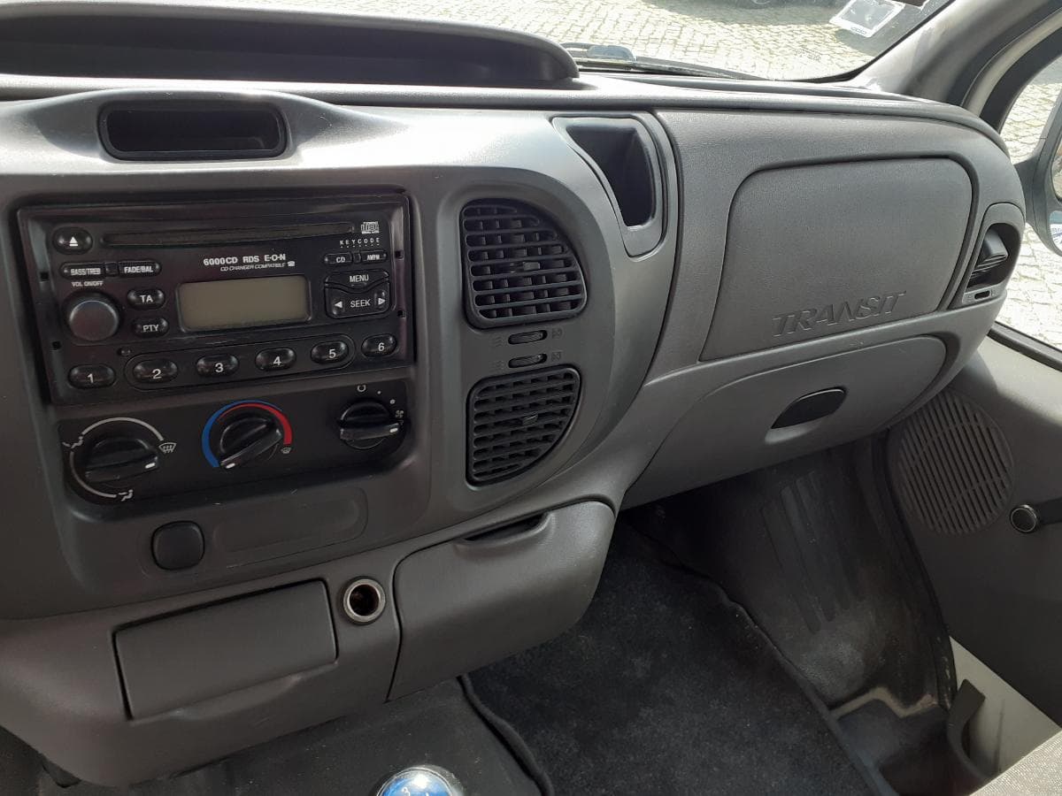 Ford Transit · Ano 2005 — imagen 11