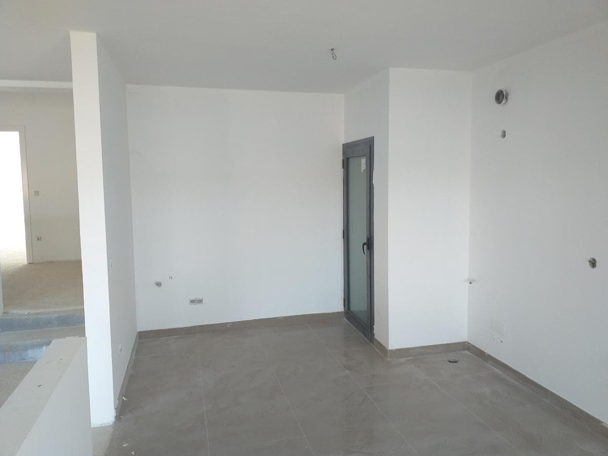 Apartamento T3 + Garagem · Chaves — imagen 6