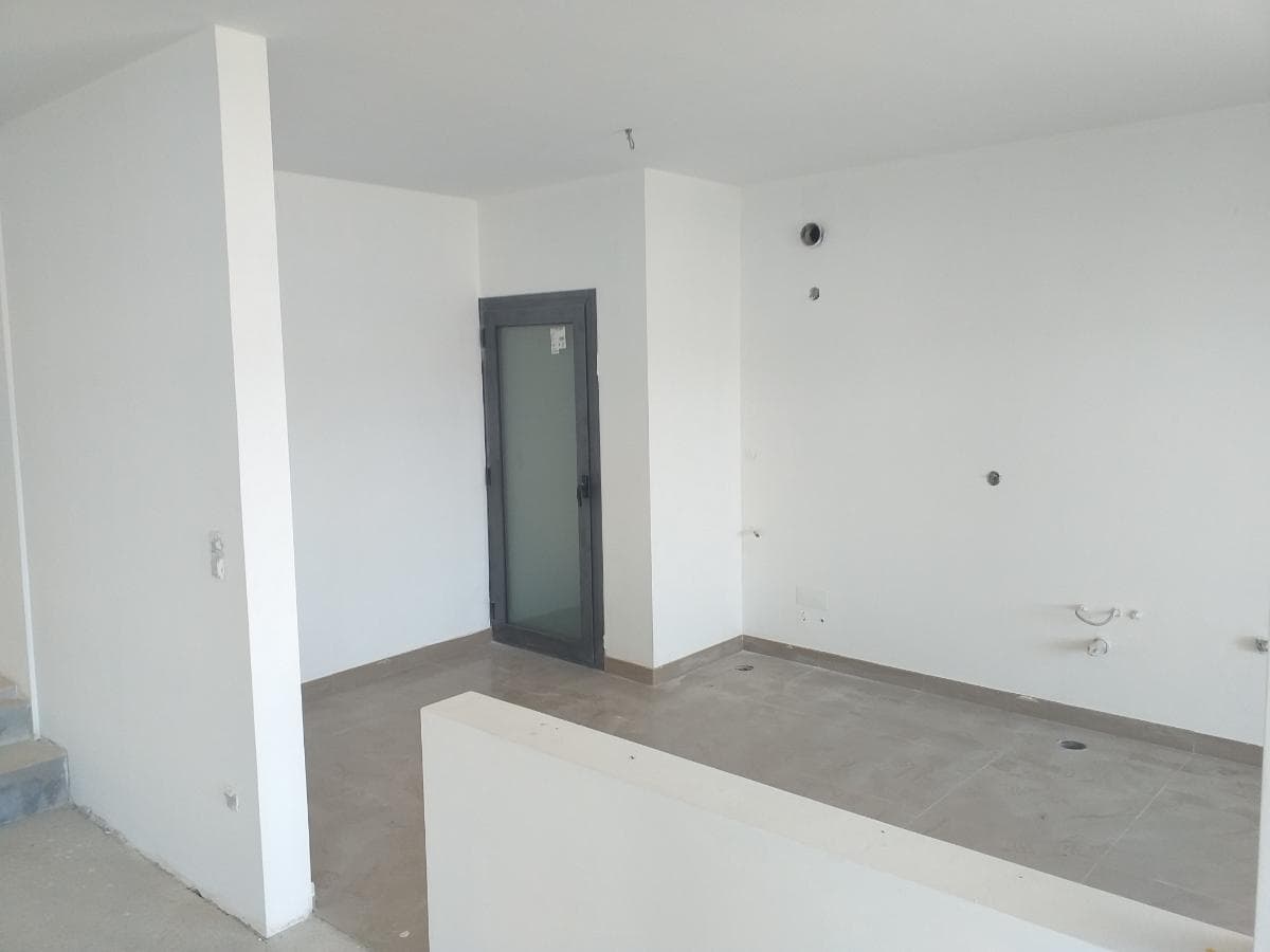Apartamento T3 + Garagem · Chaves — imagen 8