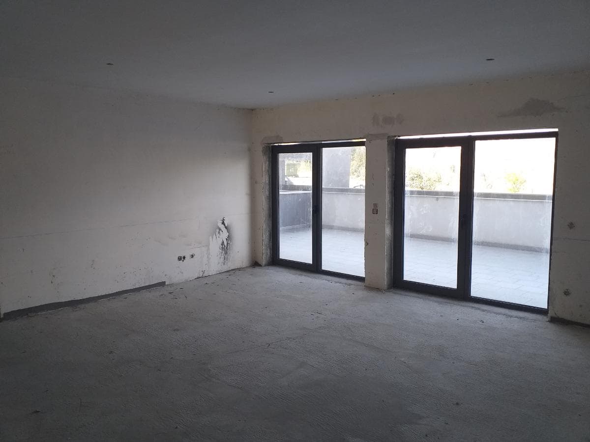 Apartamento T3 c/ Garagem · Chaves — imagen 4