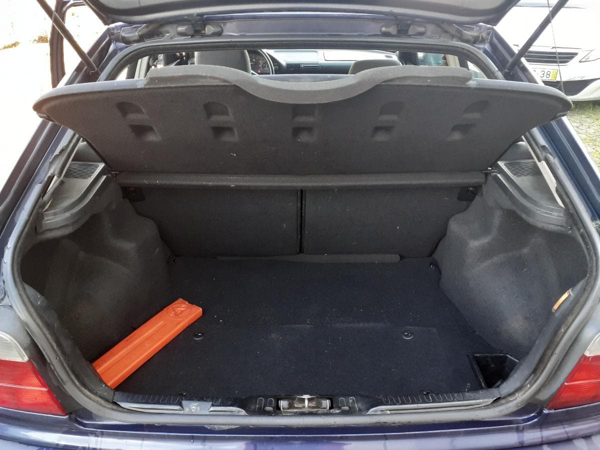 BMW 318 TDS · Ano 1999 — imagem 18