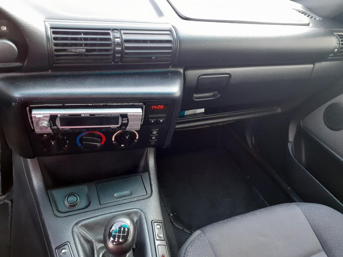 BMW 318 TDS · Ano 1999 — imagem 11