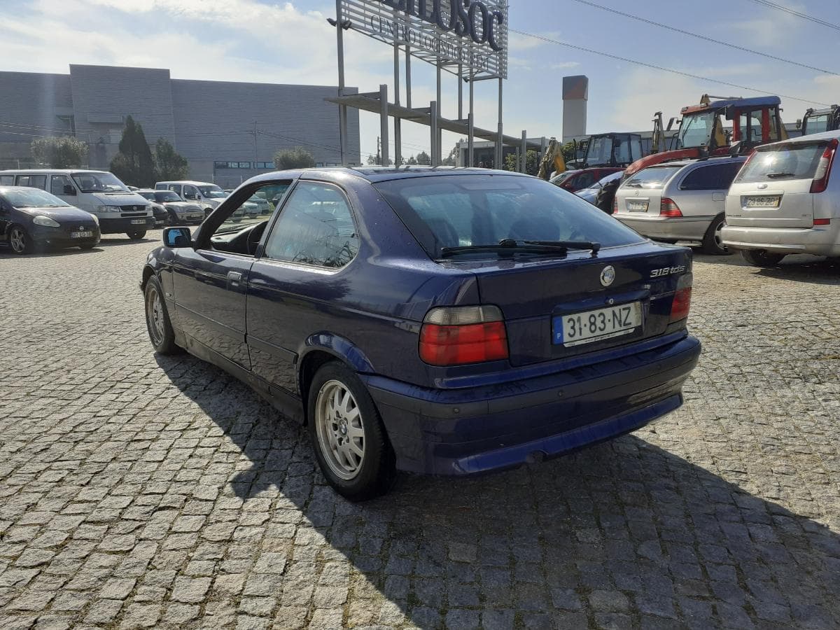 BMW 318 TDS · Ano 1999 — imagem 4