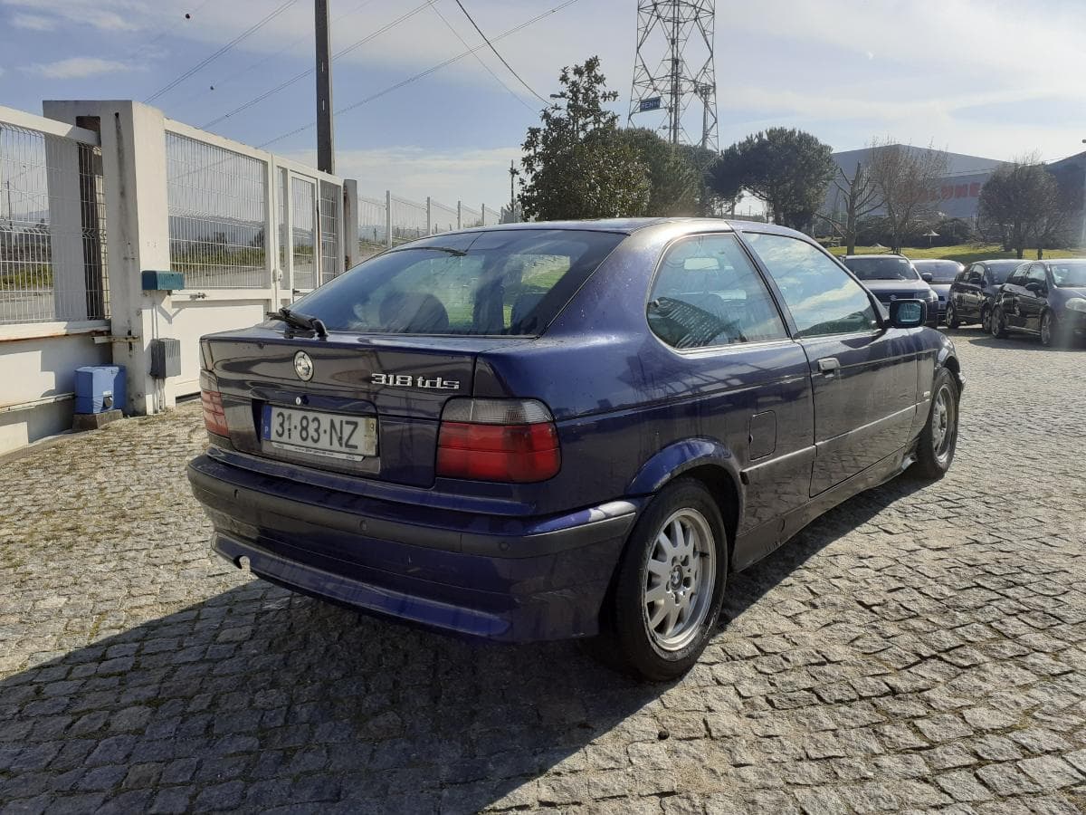 BMW 318 TDS · Ano 1999 — imagem 6