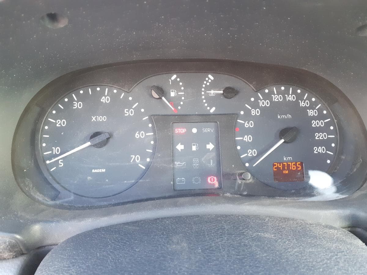 Renault Clio 1.2 · Ano 2000 — imagem 12
