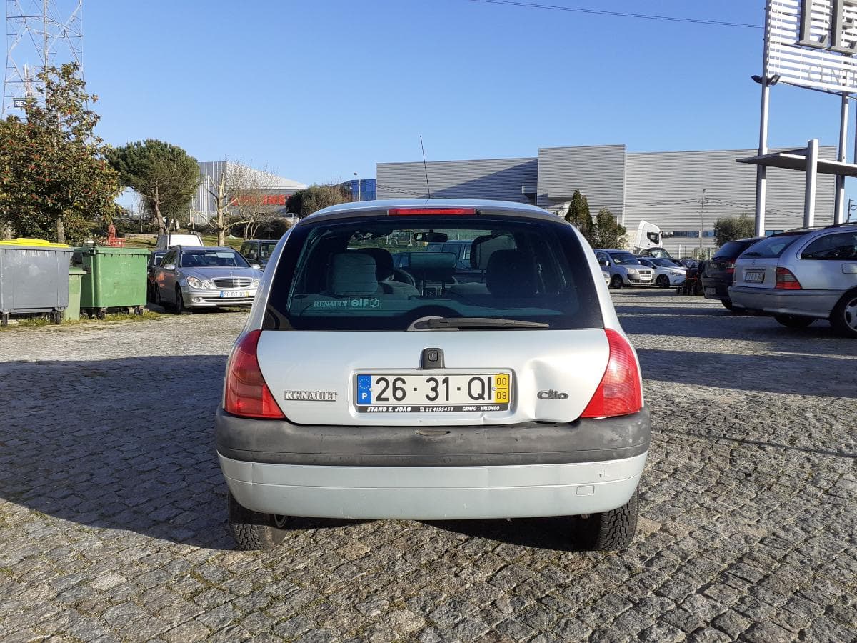 Renault Clio 1.2 · Ano 2000 — imagem 5