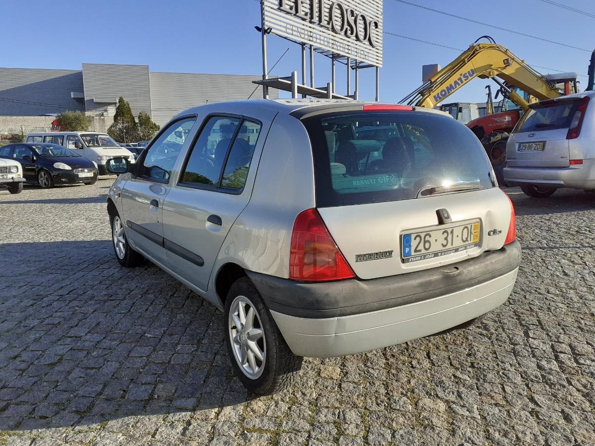 Renault Clio 1.2 · Ano 2000 — imagem 4